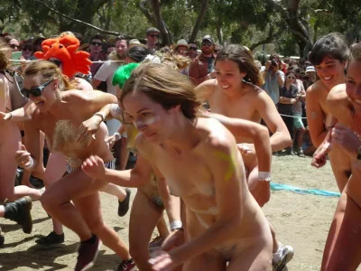 Праздники нудистов