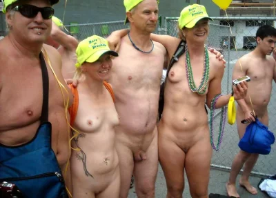 Голые семейные торжества