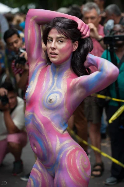 Бодипейнтинг публично