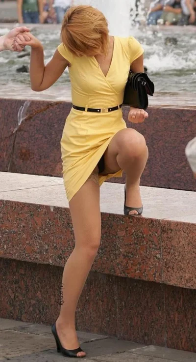 Засвет под юбкой