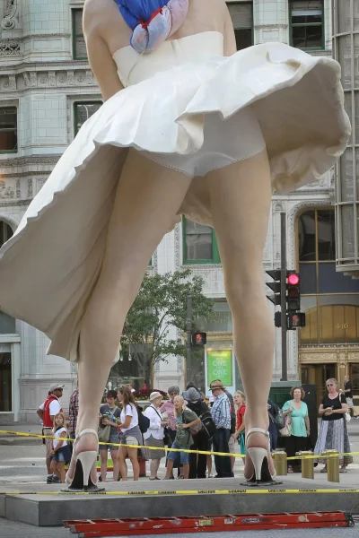 Скульптура мэрилин монро в чикаго