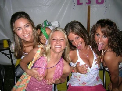 Девчонки зажигают