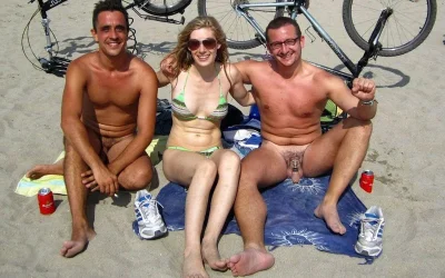 Пара нудистов