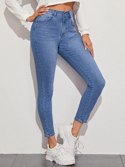 Джинсы мом с необработанным низом