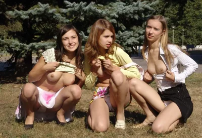 Красивые голые выпускницы