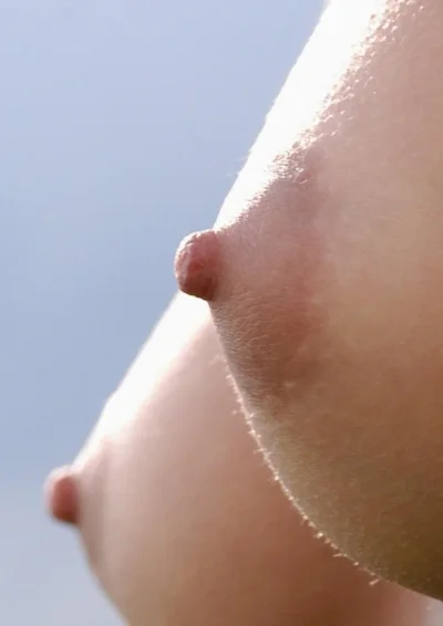 Голые женские соски