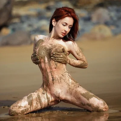 Голые красавицы в грязи