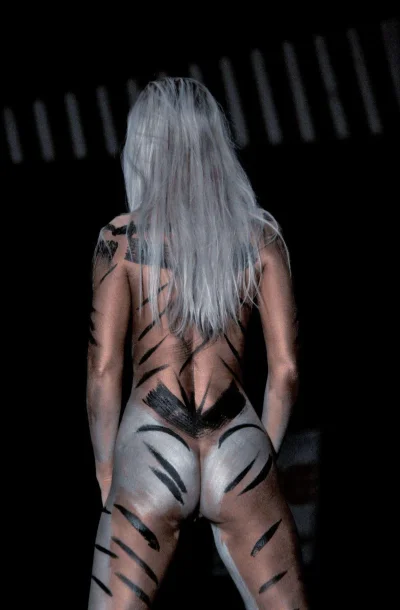 Бодиарт на голое тело