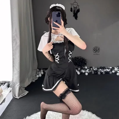 Косплей горничной