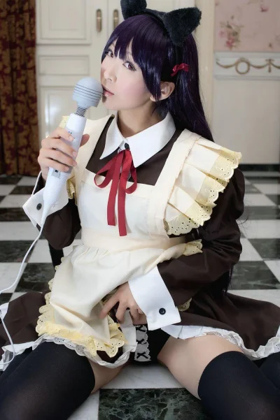 Косплей служанки