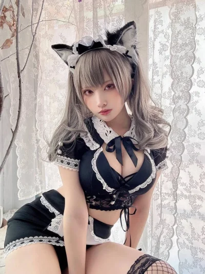 Красивая азиатская девушка