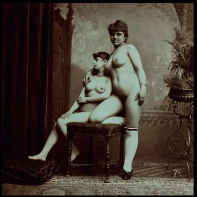 Ретро старинные голые женщины