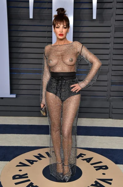 Откровенные наряды знаменитостей