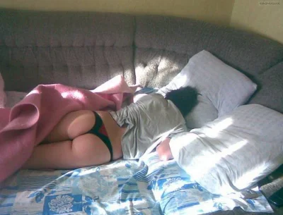 Спящие девушки домашнее