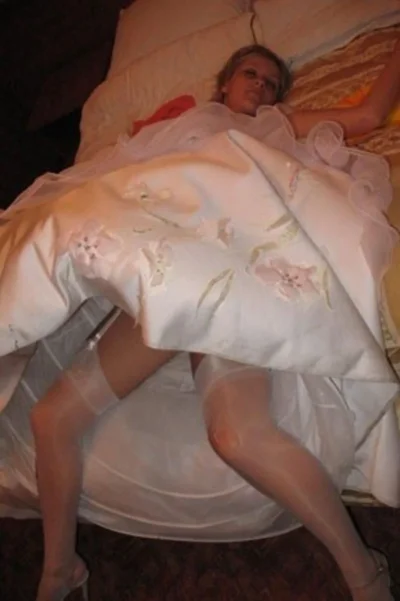 Невеста засветила