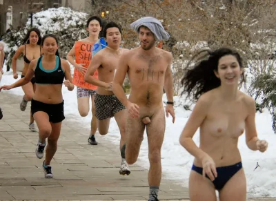 Забег студентов голышом