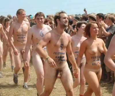 Фестиваль голых мужчин и женщин