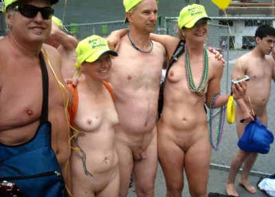 Голые семейные торжества