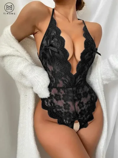 Эротическое боди с вырезом