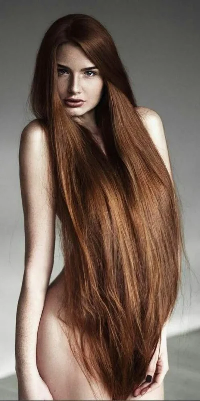 Очень длинные волосы ню