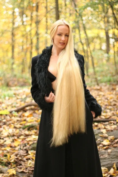 Блондинка длинные волосы