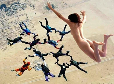 Парашютисты в воздухе