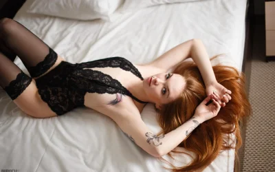 Сексуальная рыжая девушка