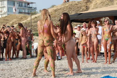 Праздники нудистов