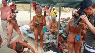 Семейный нудизм праздник нептуна