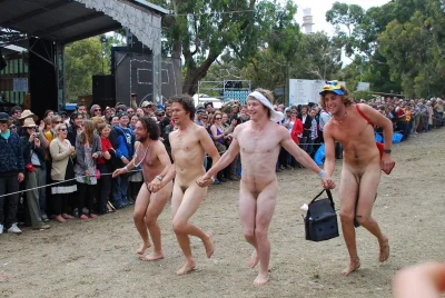 Фестиваль голых мужчин и женщин