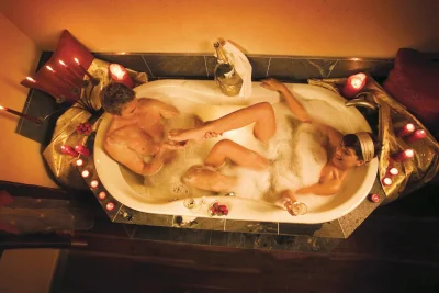 Романтик в ванной