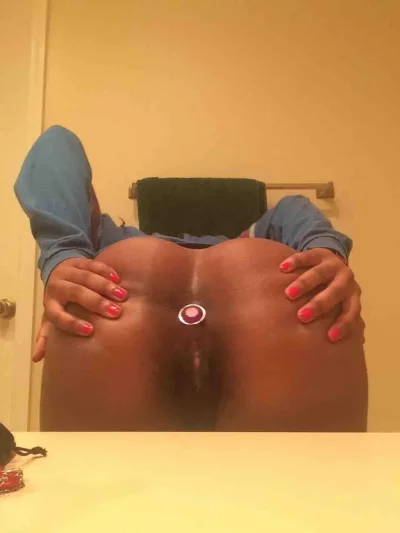 Темнокожая девушка