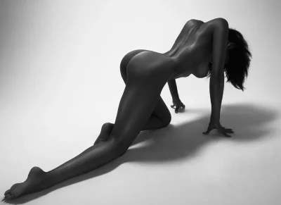 Красивые позы для фотосессии ню