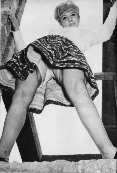 Без трусов ретро