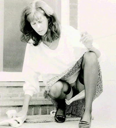 Женщины в чулках ретро