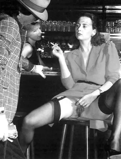 Порнофильмы ретро в баре