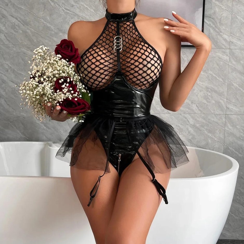 Кожаный в сетку белье