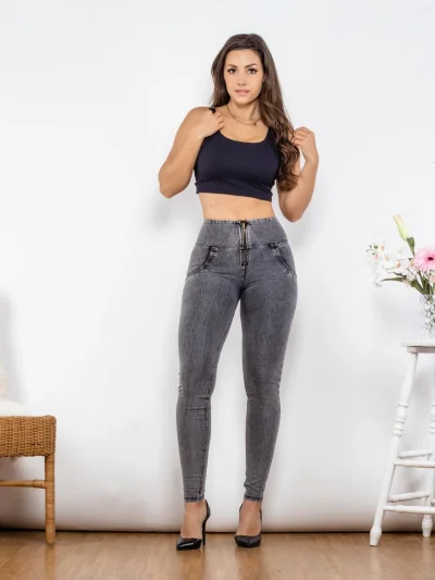 Джеггинсы с высокой талией