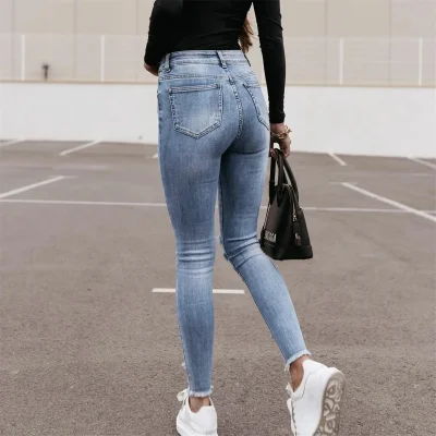 Тонкие джинсы