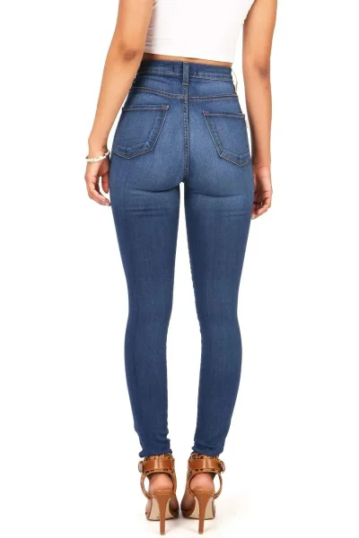 Узкие джинсы