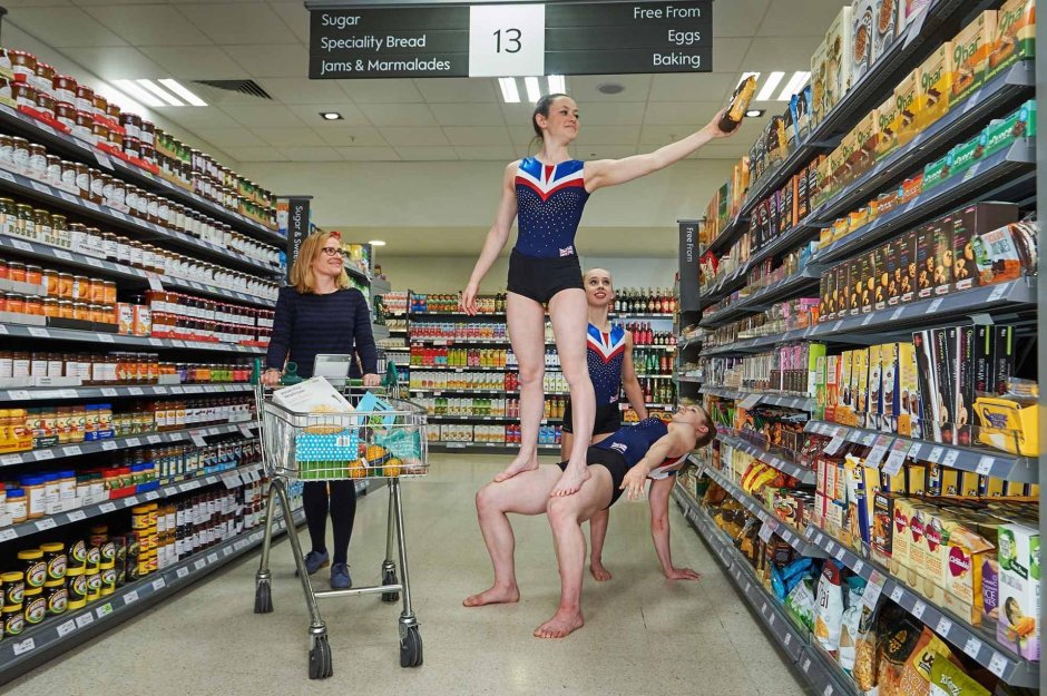 Девушка в магазине