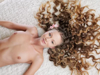 Mirabel a эротическая модель