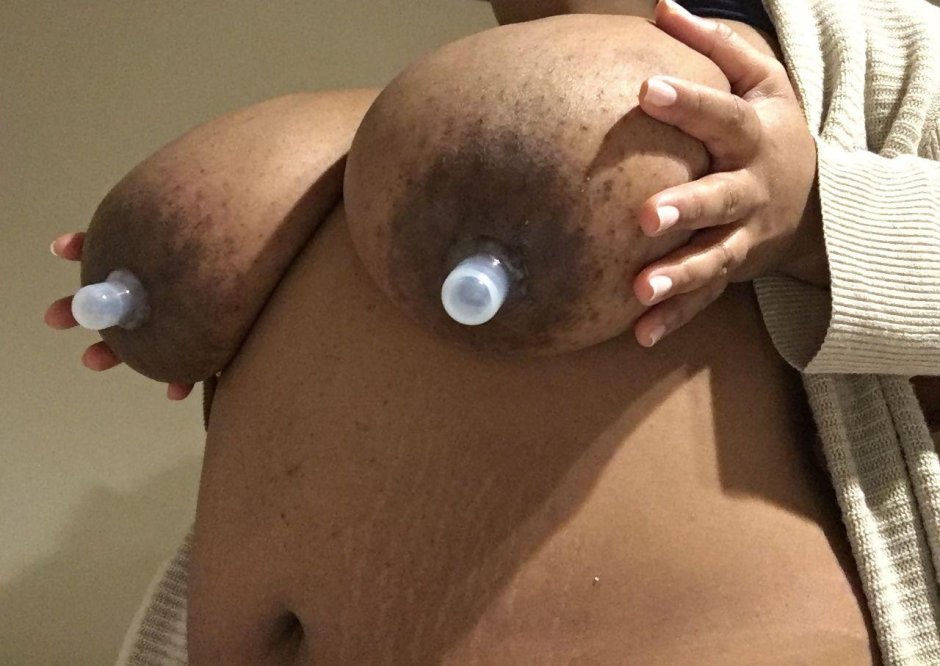 Женская грудь беременной