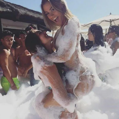 Вечеринка голых