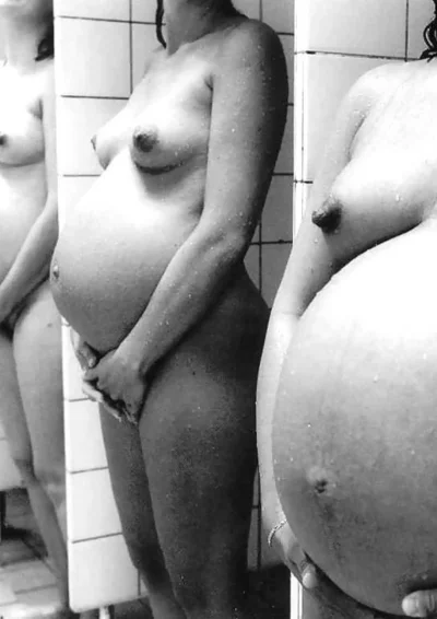 Много голых беременных женщин