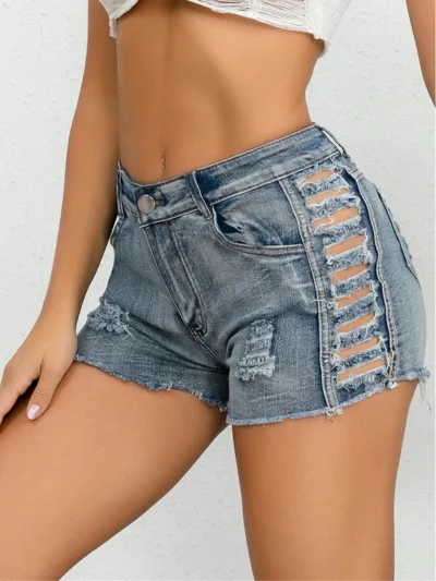 Широкие рваные джинсовые шорты