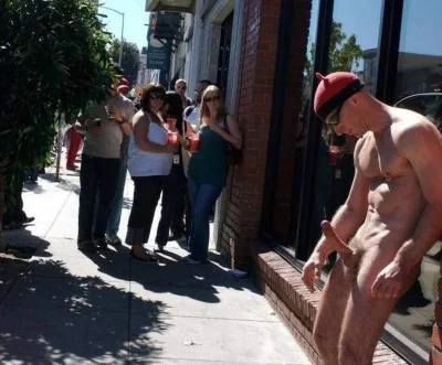 Эксгибиционисты мужчины на улице