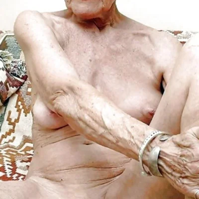 Голая старуха