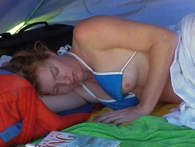 Засветила грудь во сне