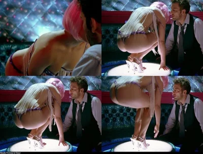 Близость портман стриптиз